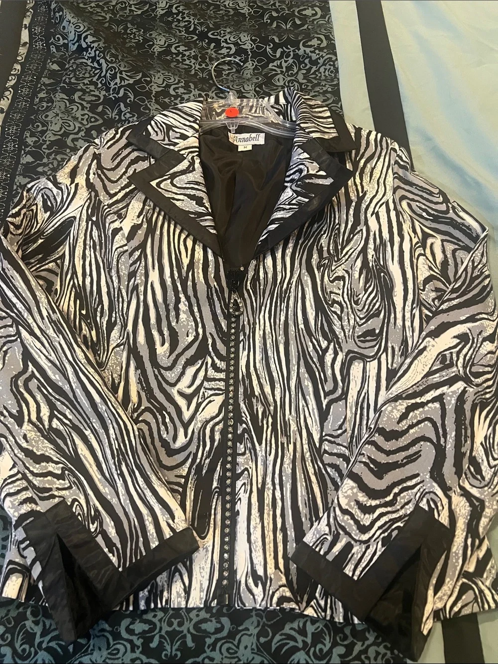 Annabella Black and White Swirl Zip-Front Jacket - Picture 8 of 9